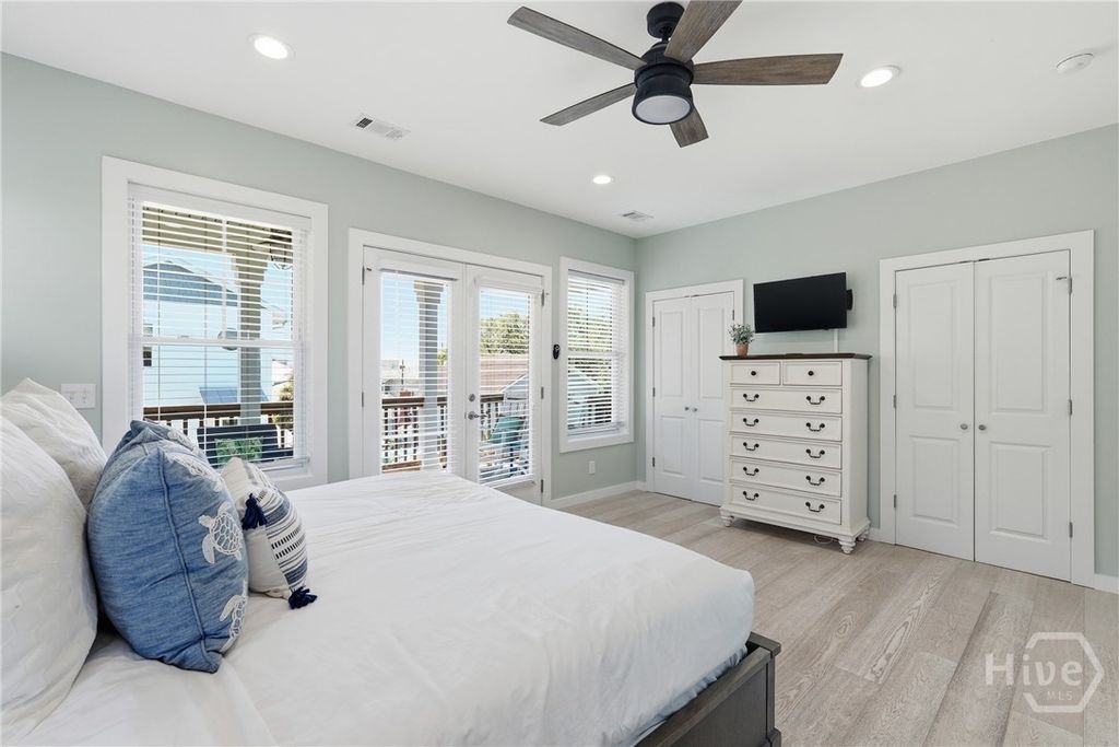 Image 23 of property listing at 10 13th Place, Tybee Island, GA 31328