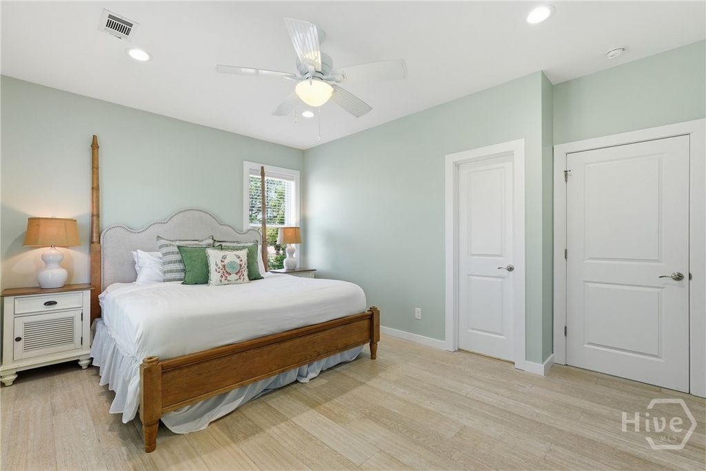 Image 33 of property listing at 10 13th Place, Tybee Island, GA 31328