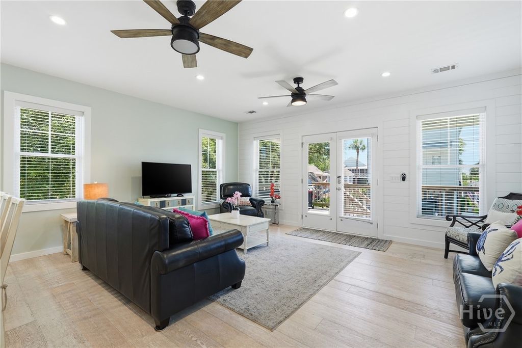 Image 5 of property listing at 10 13th Place, Tybee Island, GA 31328