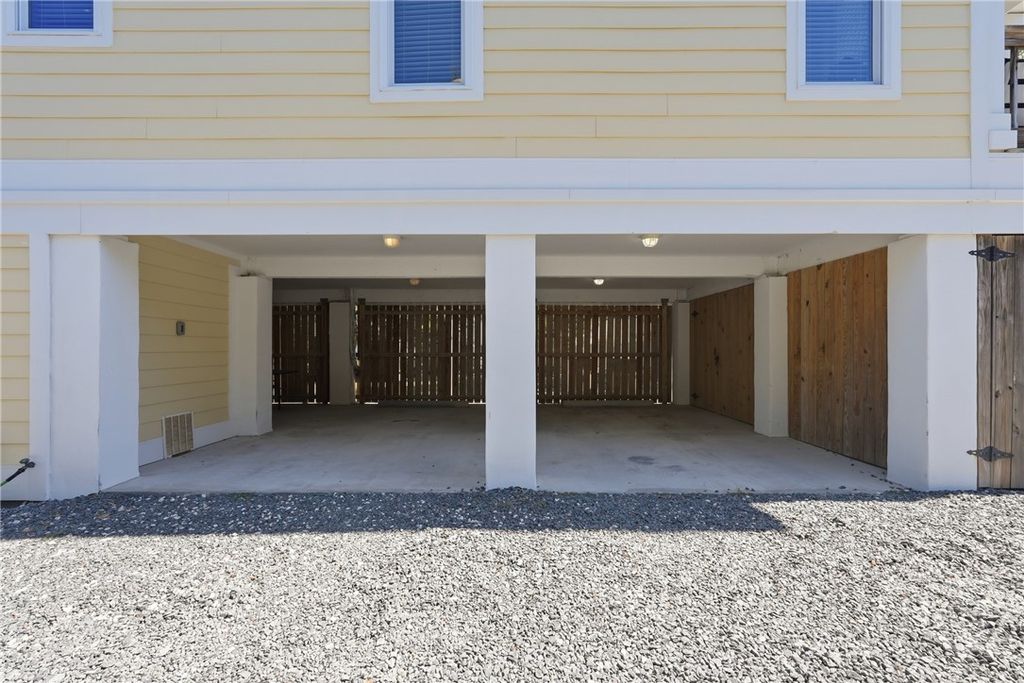 Image 57 of property listing at 10 13th Place, Tybee Island, GA 31328