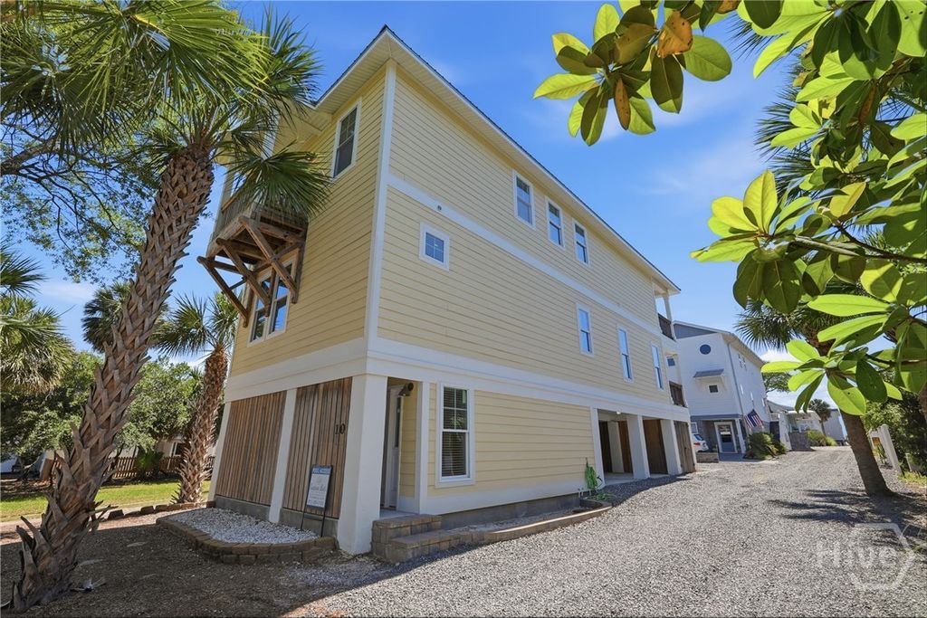 Image 74 of property listing at 10 13th Place, Tybee Island, GA 31328