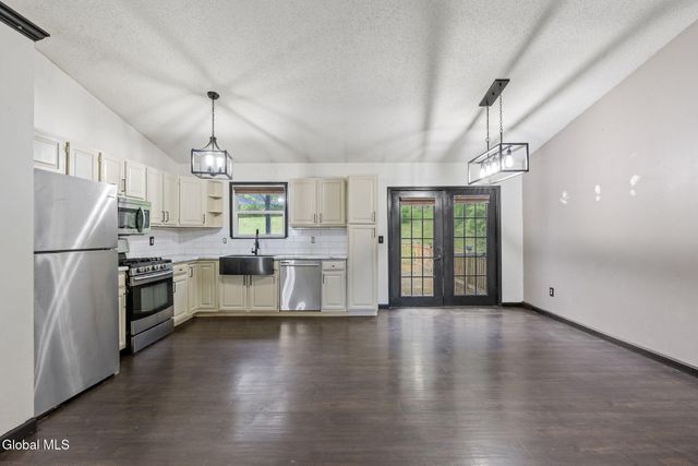 52 Boght Road, Colonie, NY 12189