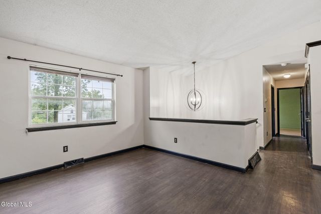 52 Boght Road, Colonie, NY 12189