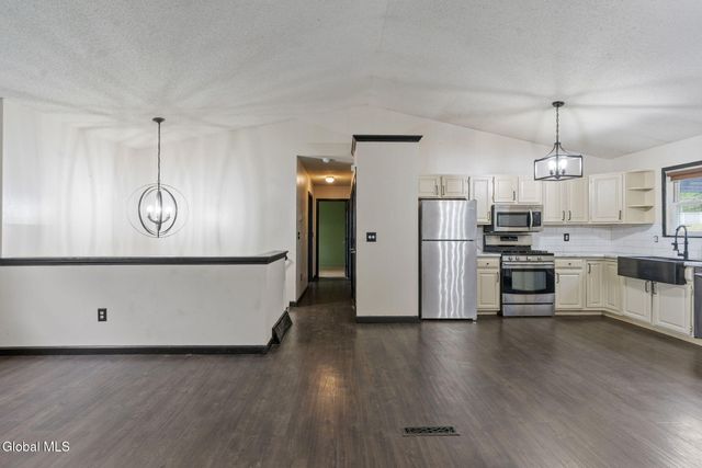 52 Boght Road, Colonie, NY 12189