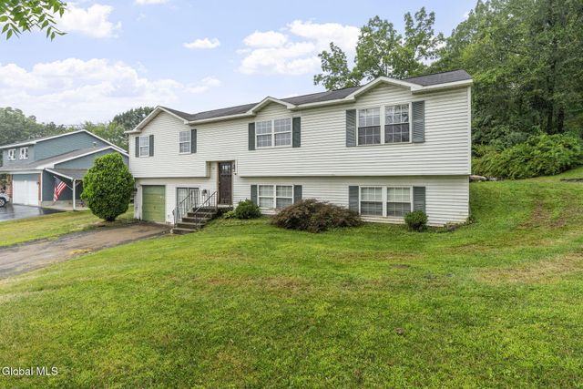 52 Boght Road, Colonie, NY 12189