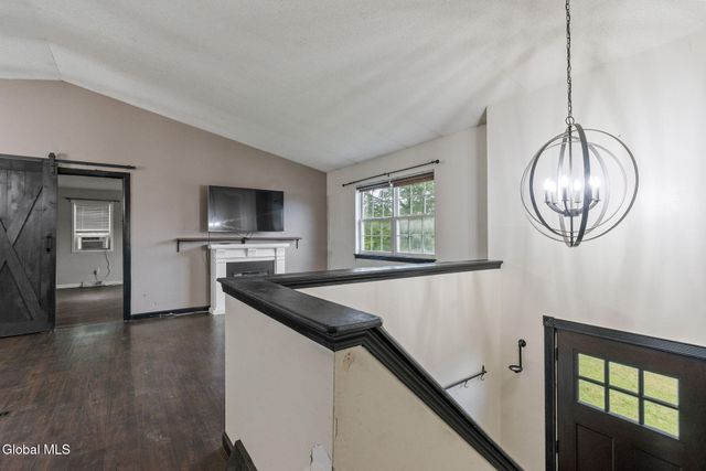 52 Boght Road, Colonie, NY 12189