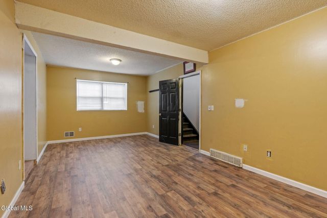 52 Boght Road, Colonie, NY 12189