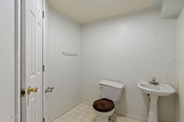 52 Boght Road, Colonie, NY 12189