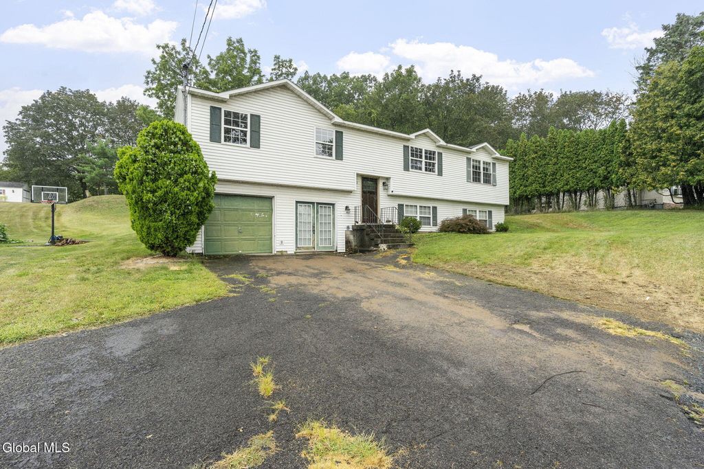 52 Boght Road, Colonie, NY 12189