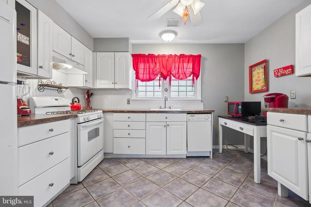 136 INSKIP AVE, Ocean Grove, NJ 07756