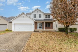 5225 River Trail Pl, Louisville, KY 40229