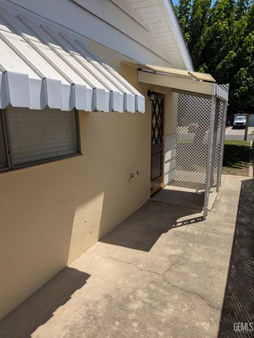 912 Monna Avenue, Bakersfield, CA 93308