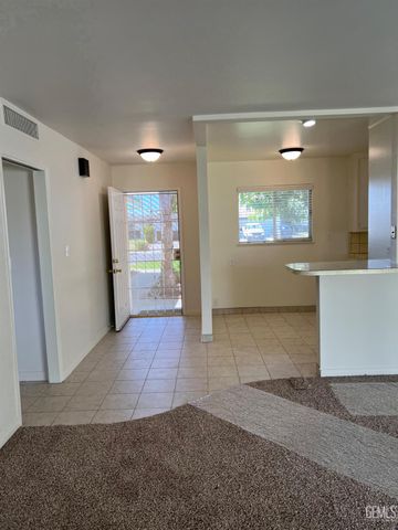 912 Monna Avenue, Bakersfield, CA 93308