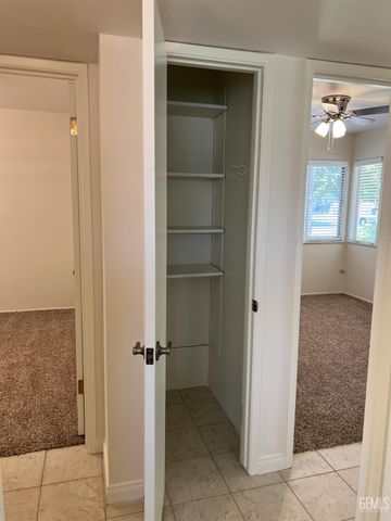 912 Monna Avenue, Bakersfield, CA 93308