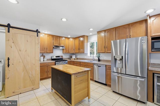 2501 DEWITT AVE, Alexandria, VA 22301
