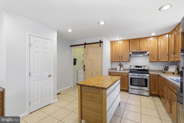 2501 DEWITT AVE, Alexandria, VA 22301