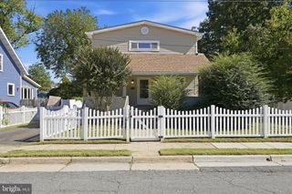 2501 DEWITT AVE, Alexandria, VA 22301