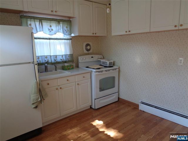 12 Minerva Avenue, Hawthorne, NJ 07506