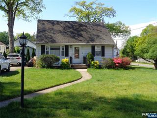 12 Minerva Avenue, Hawthorne, NJ 07506
