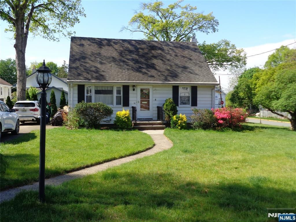 12 Minerva Avenue, Hawthorne, NJ 07506