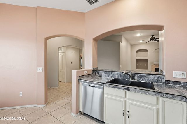 2455 N Avenida Tabica, Green Valley, AZ 85614