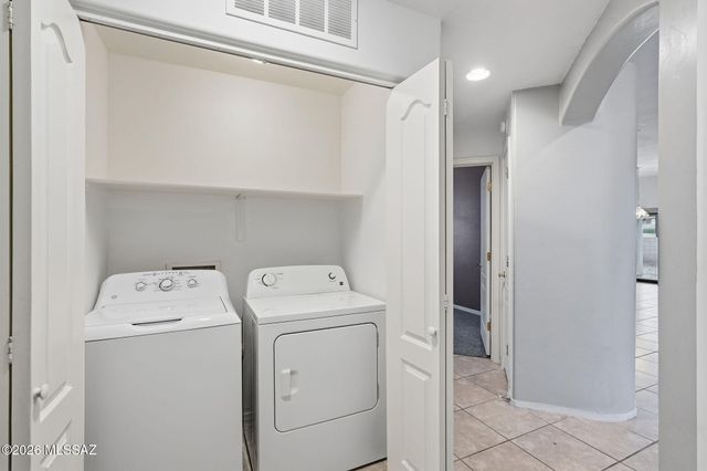 2455 N Avenida Tabica, Green Valley, AZ 85614