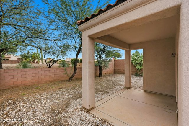 2455 N Avenida Tabica, Green Valley, AZ 85614