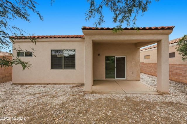 2455 N Avenida Tabica, Green Valley, AZ 85614