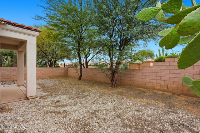 2455 N Avenida Tabica, Green Valley, AZ 85614