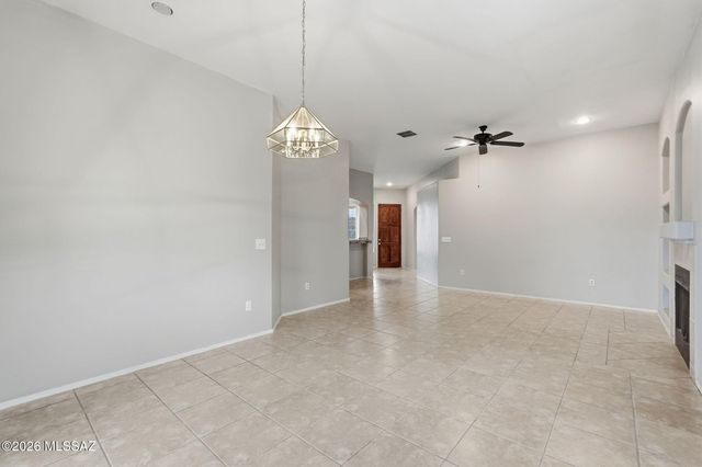 2455 N Avenida Tabica, Green Valley, AZ 85614