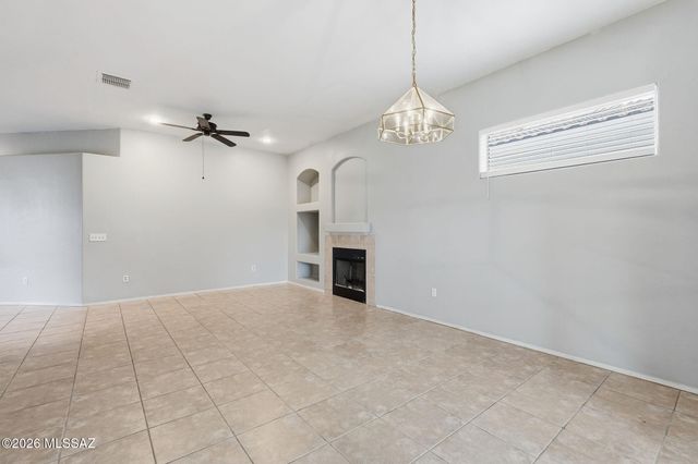 2455 N Avenida Tabica, Green Valley, AZ 85614