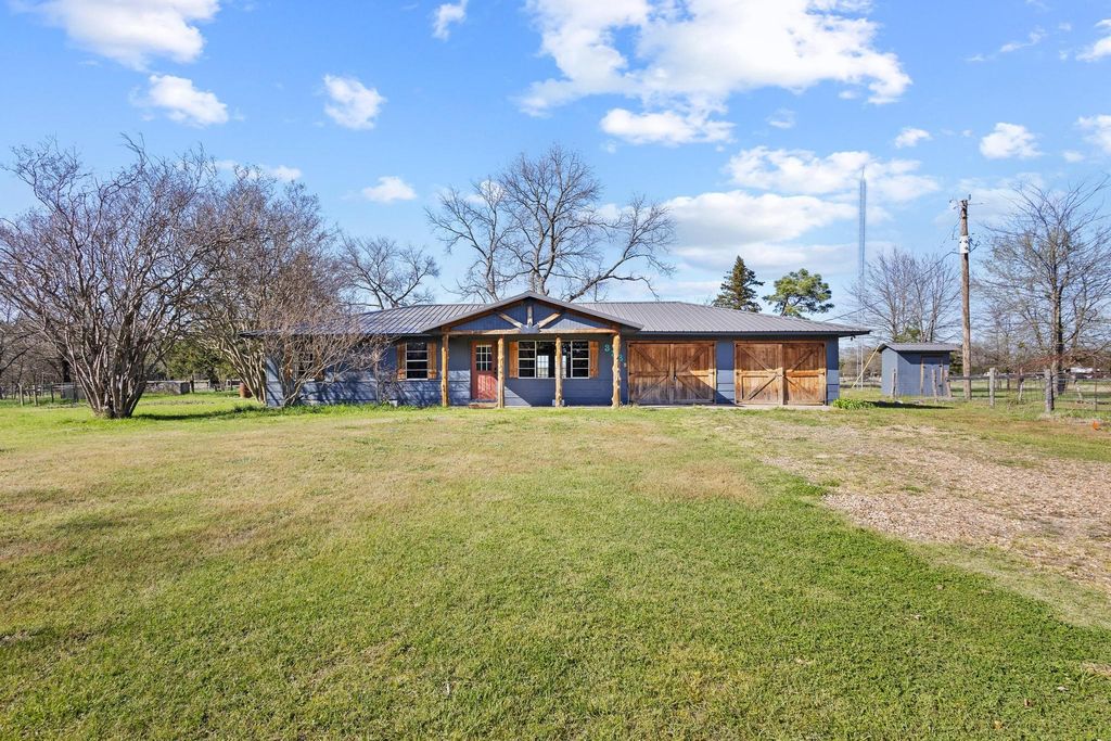 338 County Road 1120, Ravenna, TX 75476