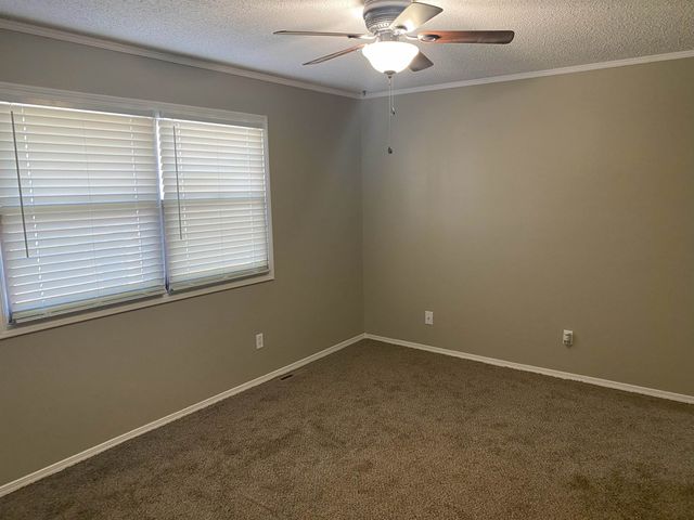 3216 S Walnut St, Wichita, KS 67217