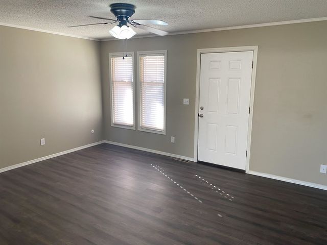 3216 S Walnut St, Wichita, KS 67217