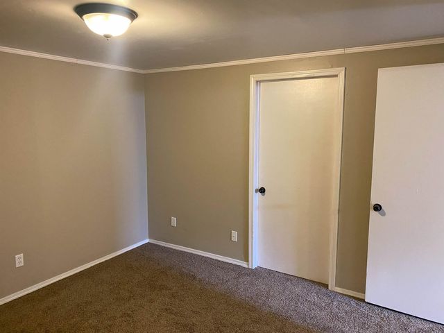 3216 S Walnut St, Wichita, KS 67217