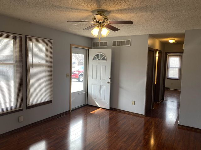 3216 S Walnut St, Wichita, KS 67217