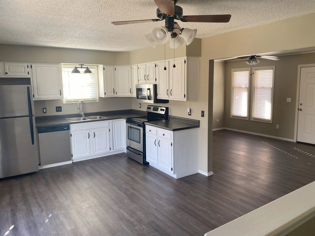 3216 S Walnut St, Wichita, KS 67217