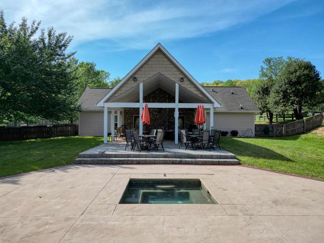 338 Meadow Brooke Drive, Young Harris, GA 30582