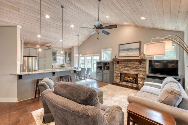 338 Meadow Brooke Drive, Young Harris, GA 30582