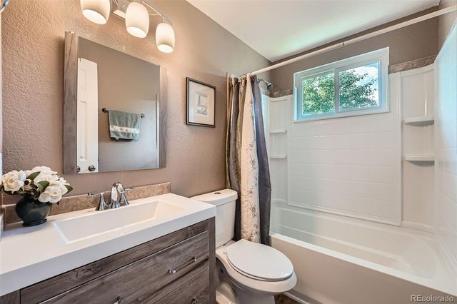 20004 E Tufts Drive, Centennial, CO 80015