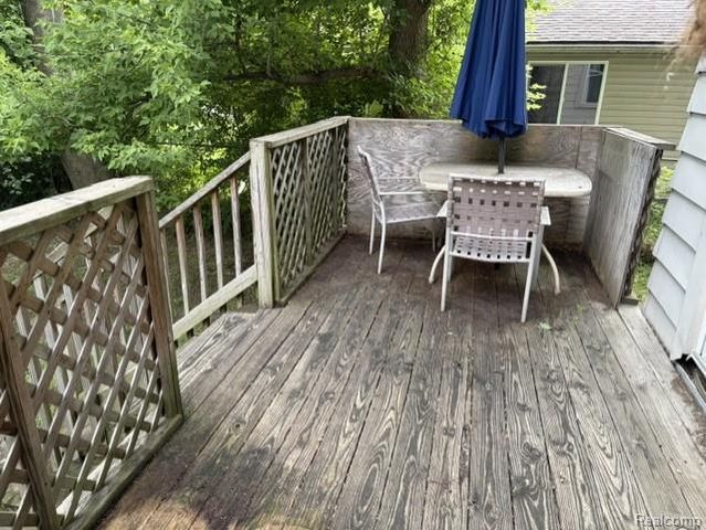 969 Myrtle Avenue, Waterford, MI 48328