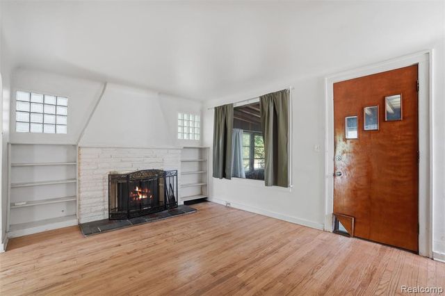 969 Myrtle Avenue, Waterford, MI 48328