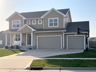 80 Mallard Pointe Drive NW, Bondurant, IA 50035