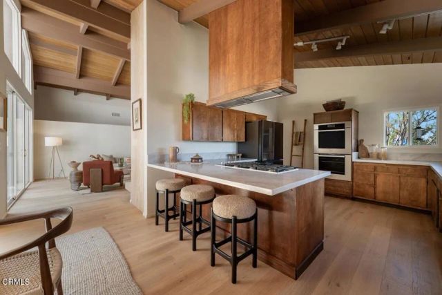 207 Highlawn Place, Altadena, CA 91001