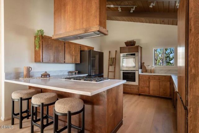 207 Highlawn Place, Altadena, CA 91001