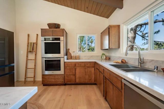 207 Highlawn Place, Altadena, CA 91001