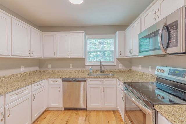 420 Old Babb Rd, Rocky Face, GA 30740
