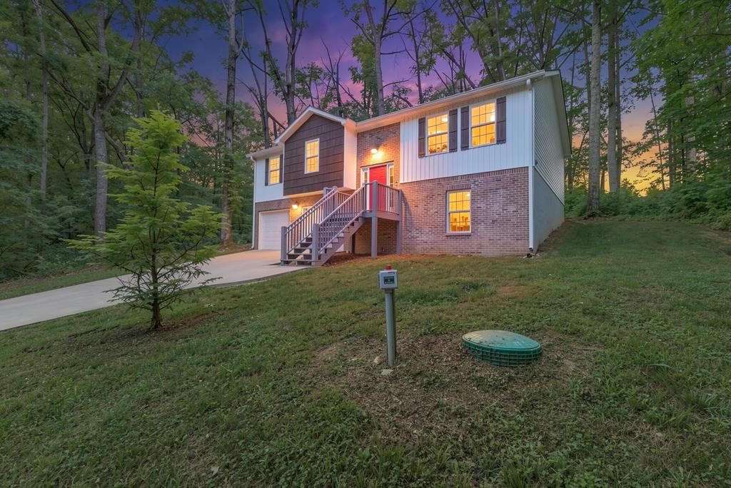 420 Old Babb Rd, Rocky Face, GA 30740