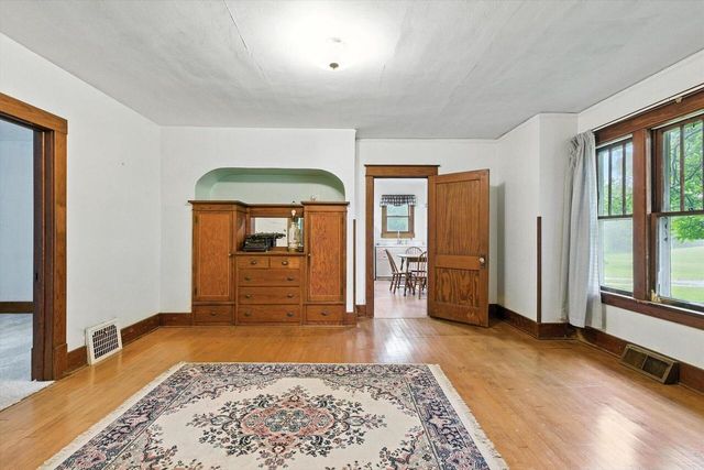 9605 S Burrell STREET, Oak Creek, WI 53154