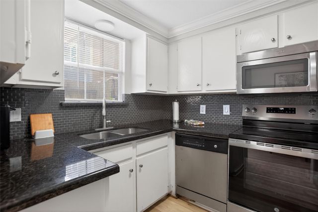 11710 Southlake Drive 15, Houston, TX 77077